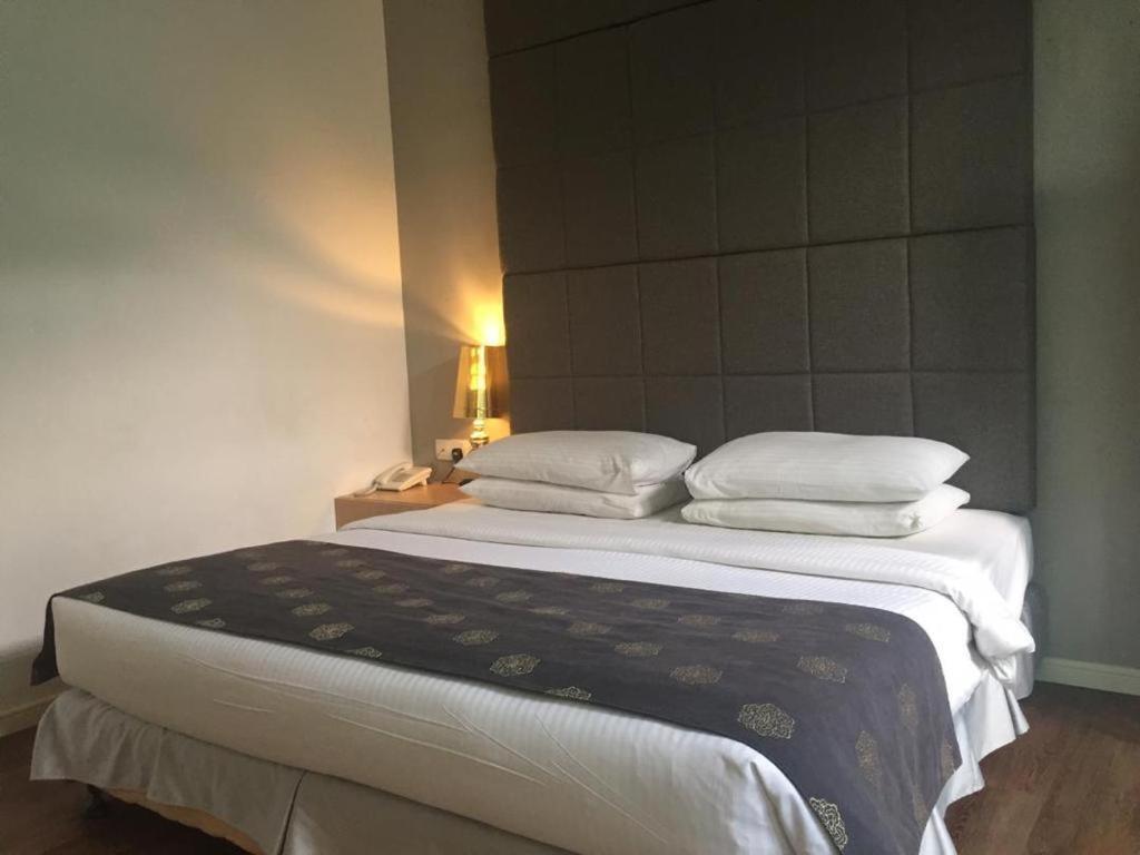 The Ardens Hotel - Austin Johor Bahru Exterior foto